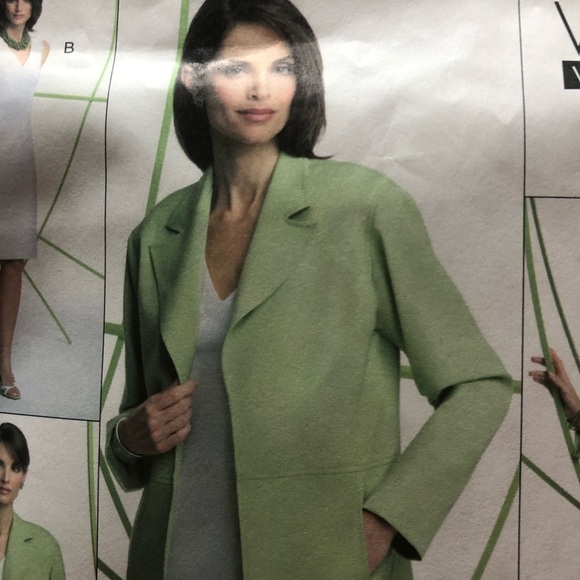 Vogue V2804 wardrobe for summer- pants- skirt- top- dress and jacket all include - Picture 6 of 12